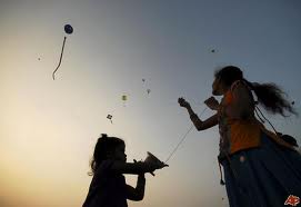 Hyderabad Womenfolk, Come on, Let's Fly Kites! - Hyderabad India Online