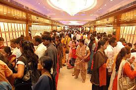 People in the City Throng Jewellery Shops - Is it the Right Time to Buy Gold? - Hyderabad India Online