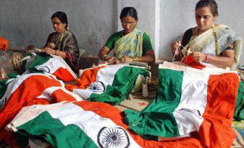 Indian Flag must be in Khadi of Cotton, Silk or Woolen material - Hyderabad India Online
